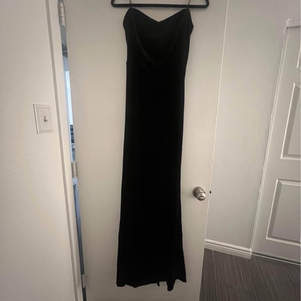 Windsor Black Strapless Sweetheart Cocktail Gown